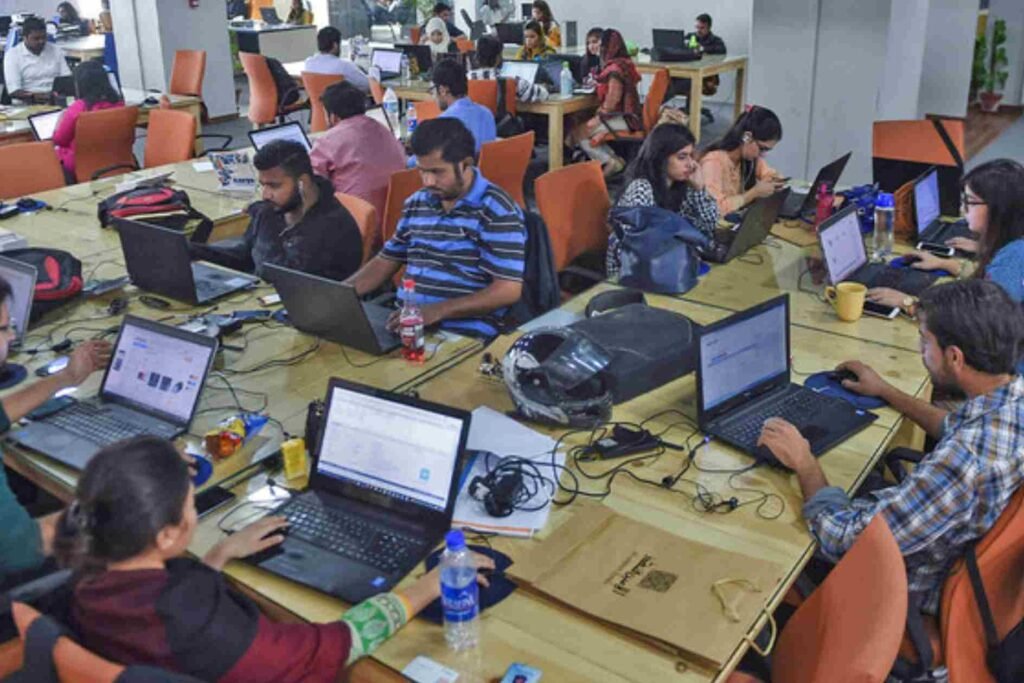 Expert Tips for Growing Your Freelancing Career in Pakistan