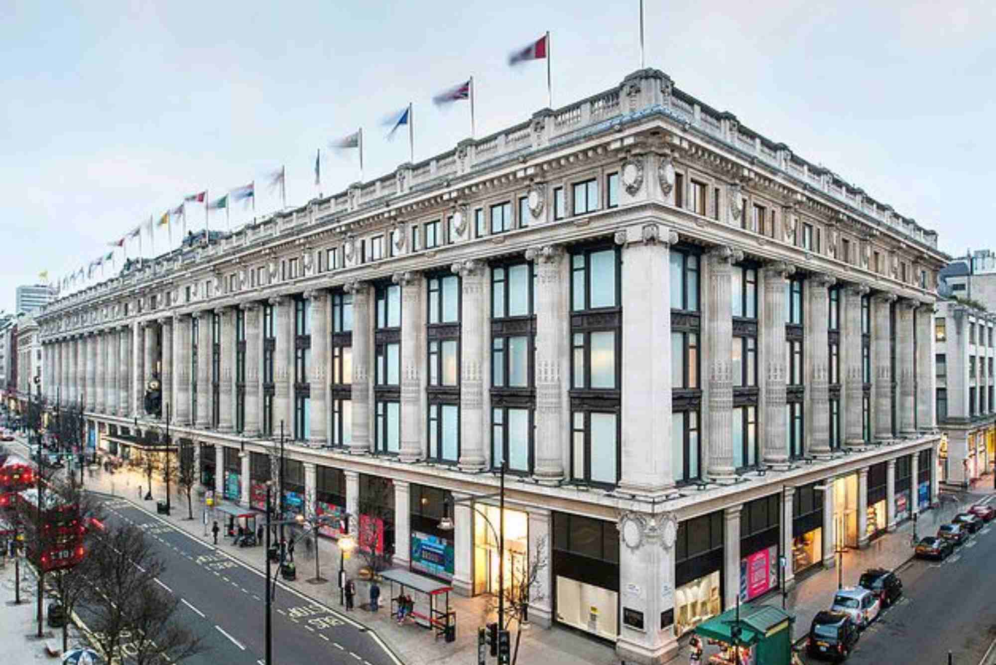 UK London Harrods vs Selfridges Buyer Guide